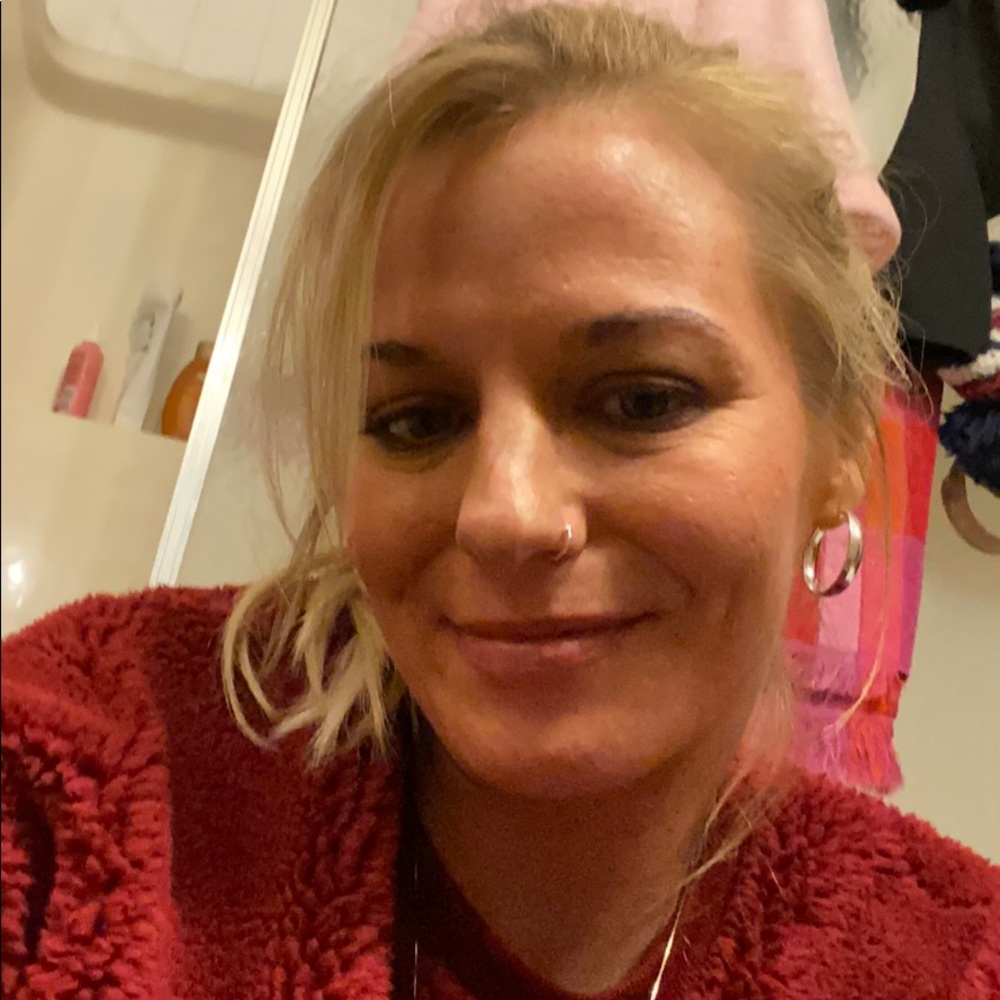 Meet your Posher, Jade